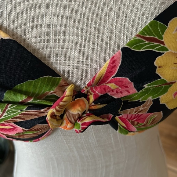 Top bikini 👙 floral size 13/14 NEW with tag Body ID Hawaii flowers push-up - Picture 4 of 8